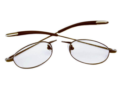 Achiziția unor ochelari ieftini nu reprezintă, neapărat, cea mai bună alegere